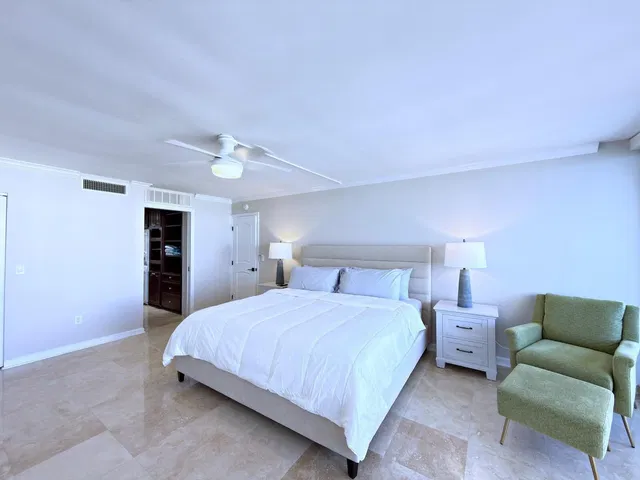Barclay Condo Unit 822 photo 13