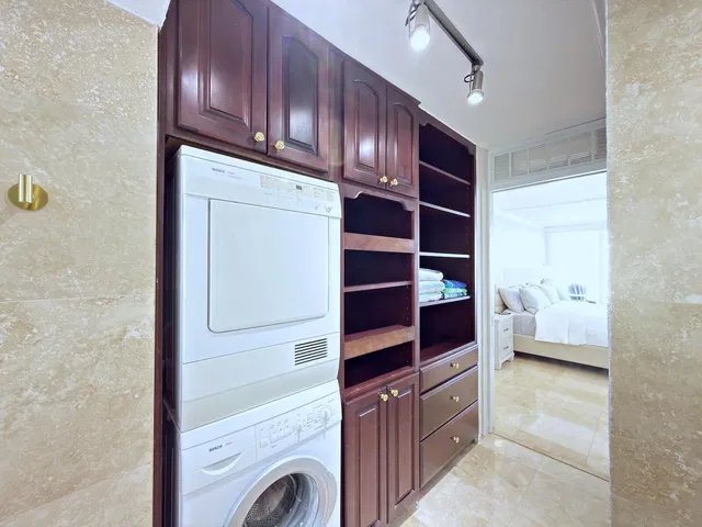 Barclay Condo Unit 822 photo 17