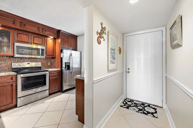 Unit 103 photo 6
