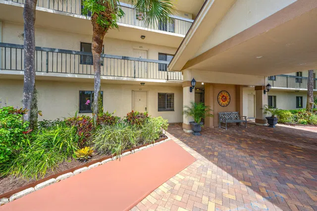 Unit 103 photo 67