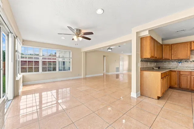 Residence photo 12