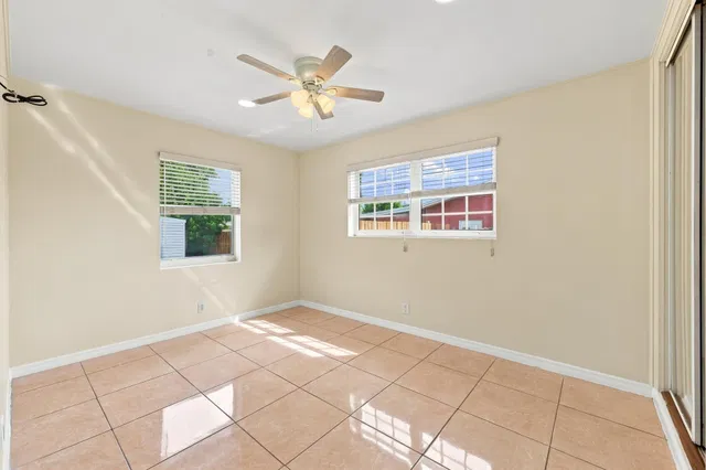 Residence photo 26
