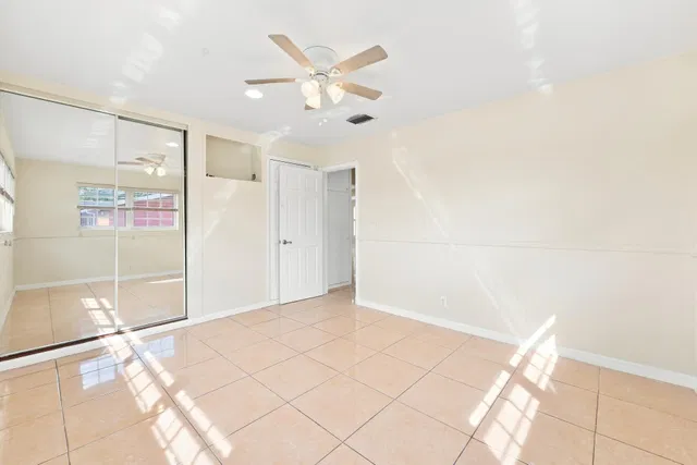 Residence photo 32