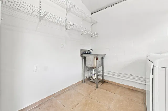 Residence photo 37