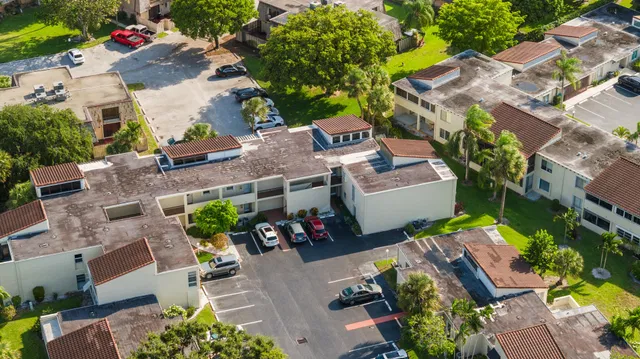 Unit 110 photo 12