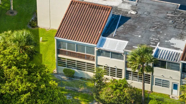Unit 110 photo 16