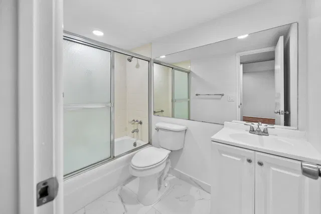 Unit 110 photo 31