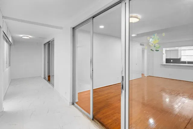 Unit 110 photo 41