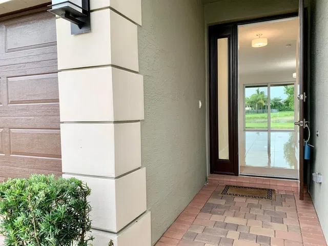 Residence photo 6