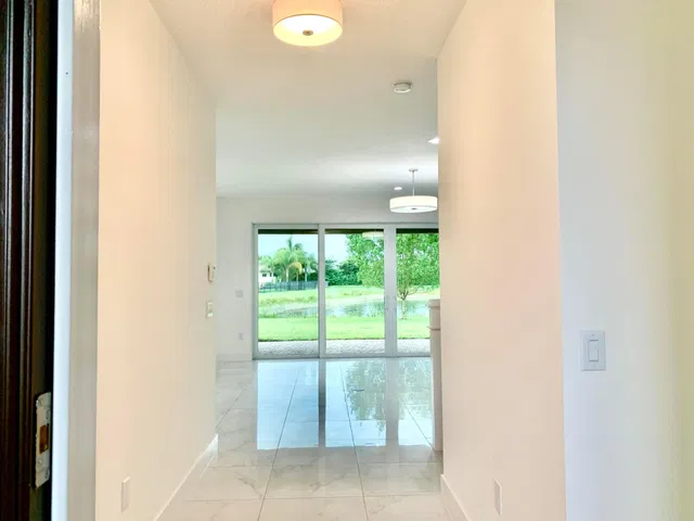 Residence photo 7