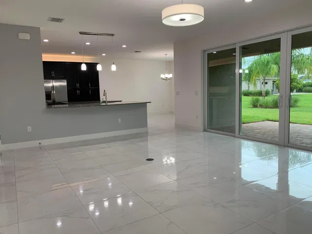 Residence photo 11