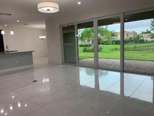 Residence photo 13