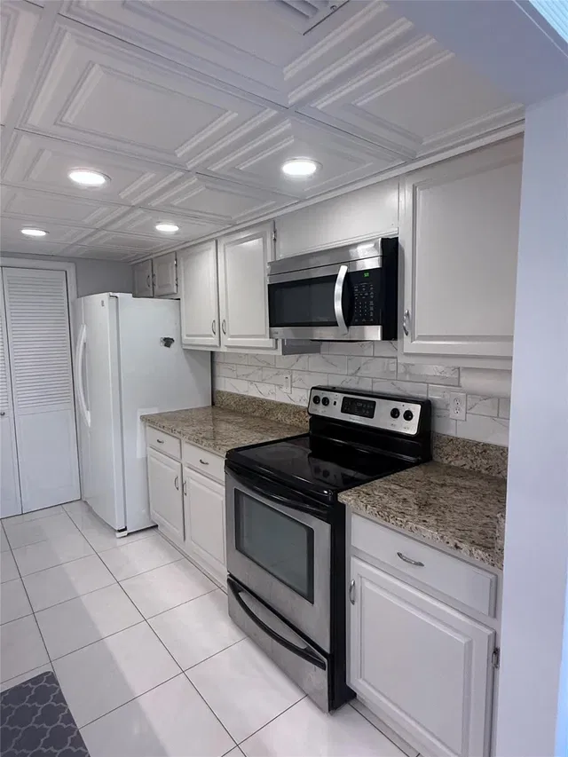 Unit 1040 photo 4