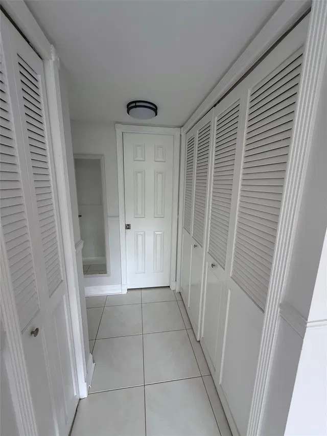 Unit 1040 photo 23