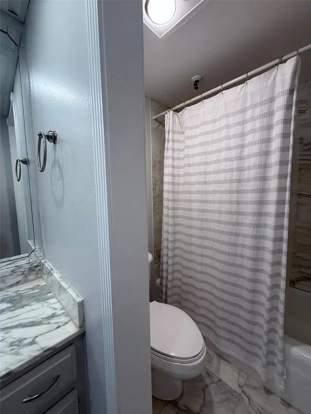 Unit 1040 photo 30