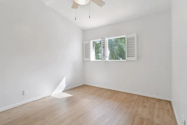 Unit 806 photo 27