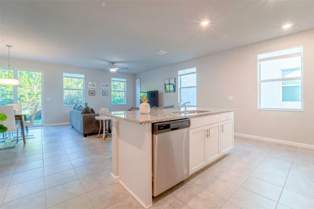 Residence photo 10