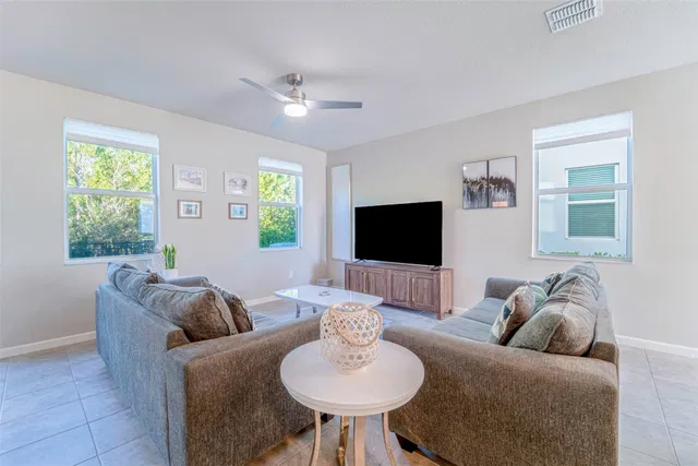 Residence photo 11