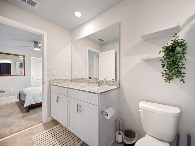 Residence photo 24