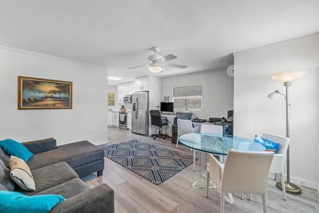 Residence photo 17