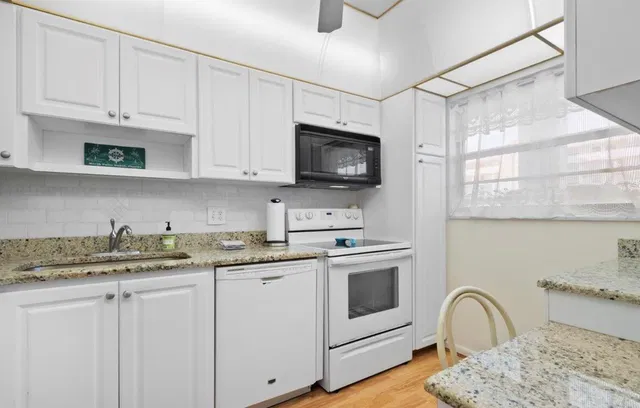Unit 104 photo 10