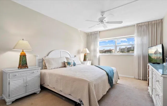 Unit 104 photo 14