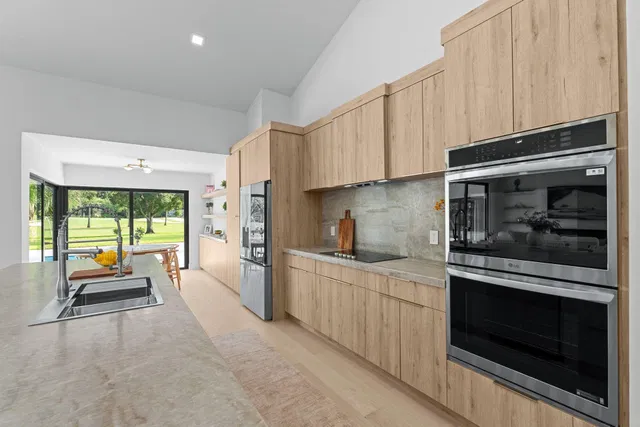 Residence photo 16