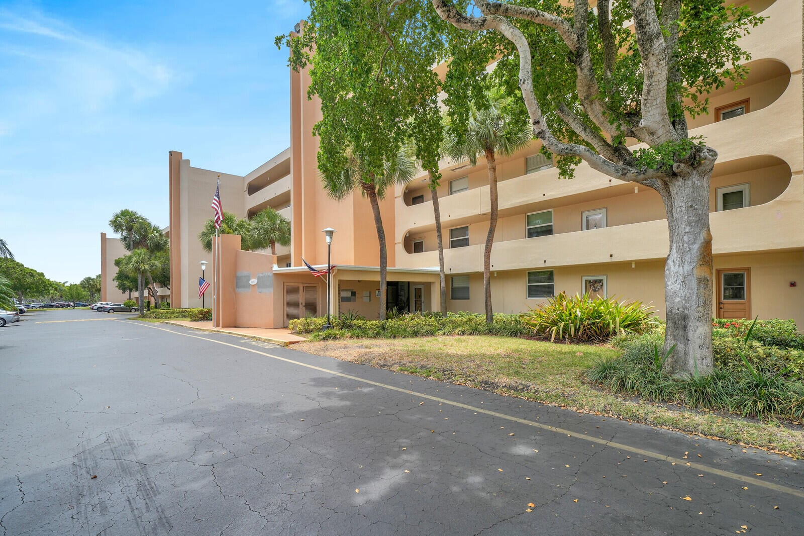 Unit 509 photo 2