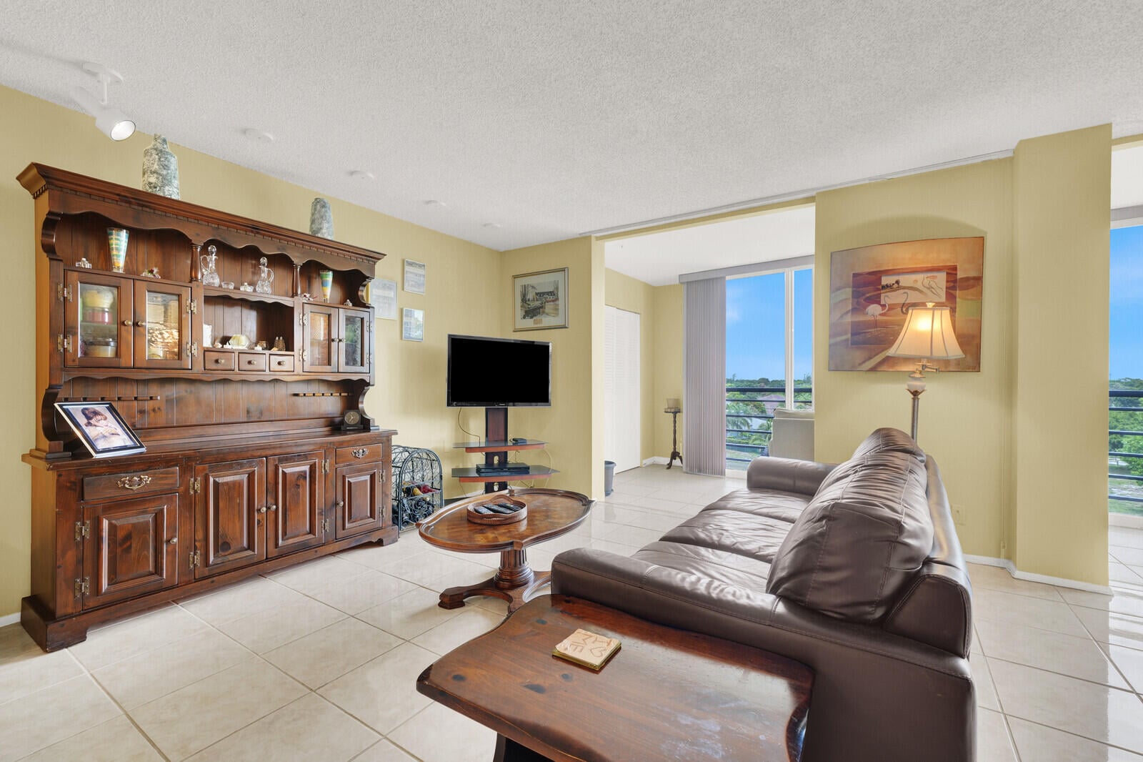 Unit 509 photo 3
