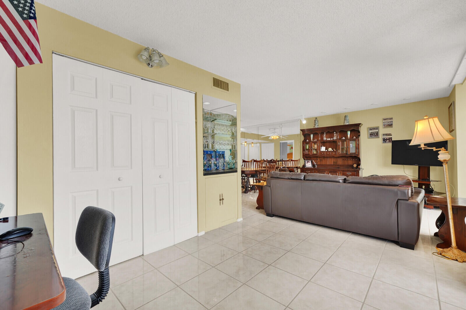 Unit 509 photo 6