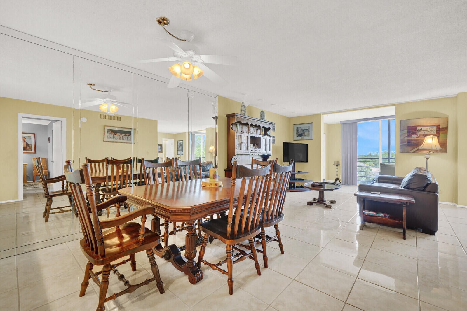 Unit 509 photo 8