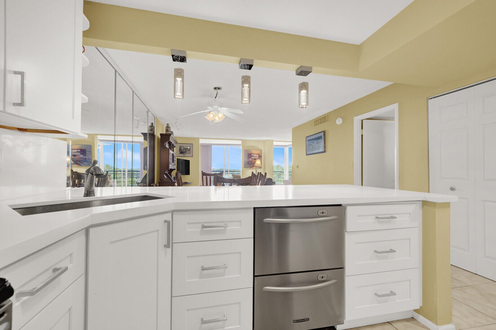 Unit 509 photo 11