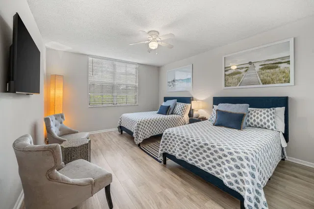 Unit 203 photo 12