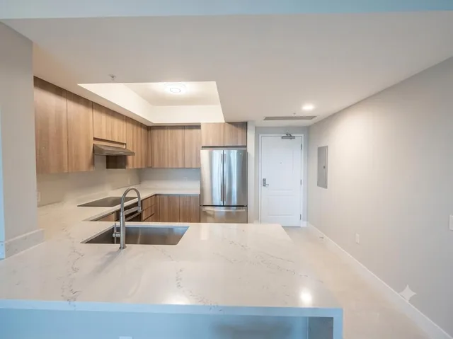 The Whitney Unit 506 photo 2