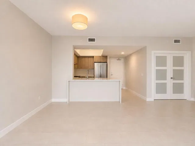The Whitney Unit 506 photo 5