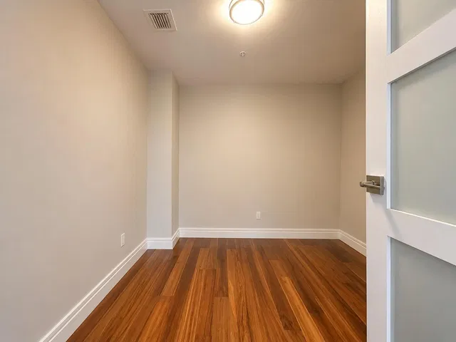 The Whitney Unit 506 photo 6