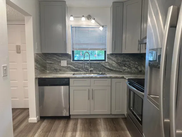 Unit 106 photo 6