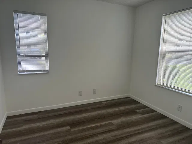 Unit 106 photo 8