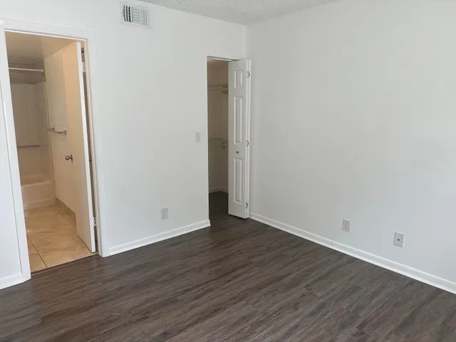 Unit 106 photo 17