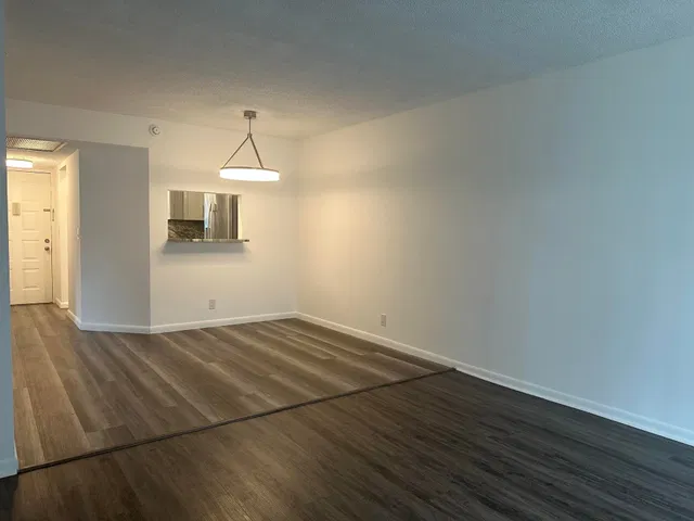 Unit 106 photo 22