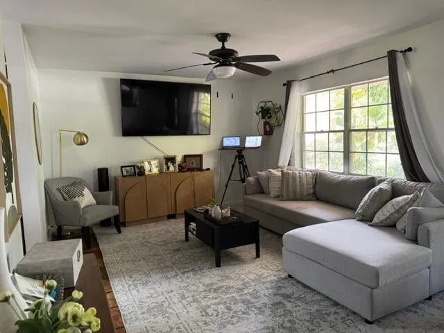 Residence photo 5