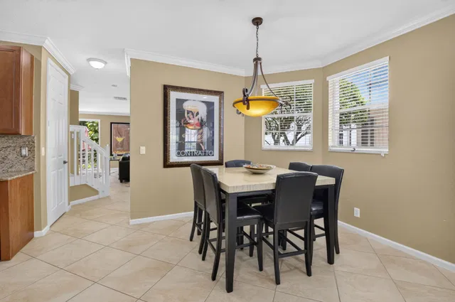 Unit 1608 photo 10