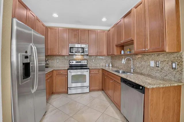 Unit 1608 photo 12