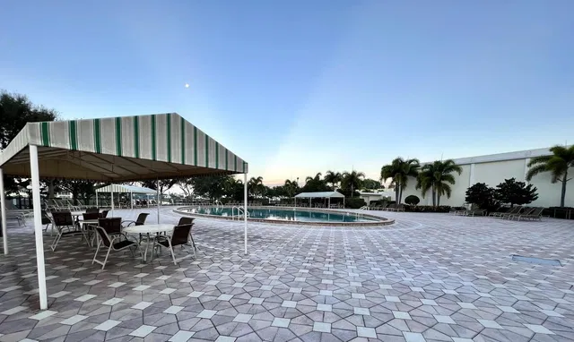 Residence photo 11