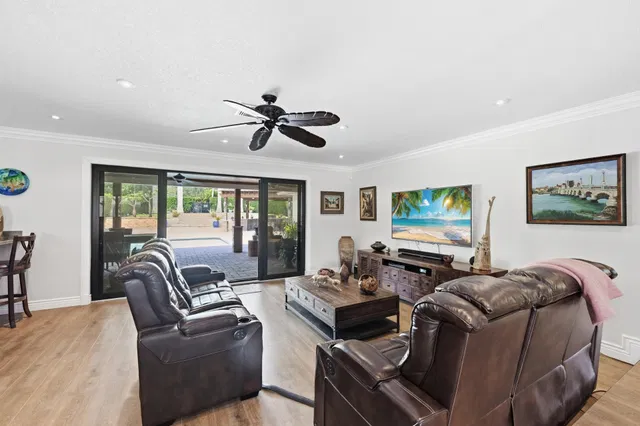 Residence photo 41