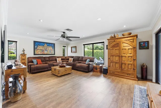 Residence photo 47