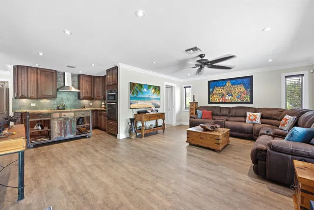 Residence photo 48