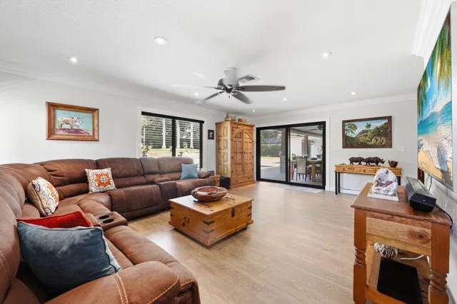 Residence photo 49