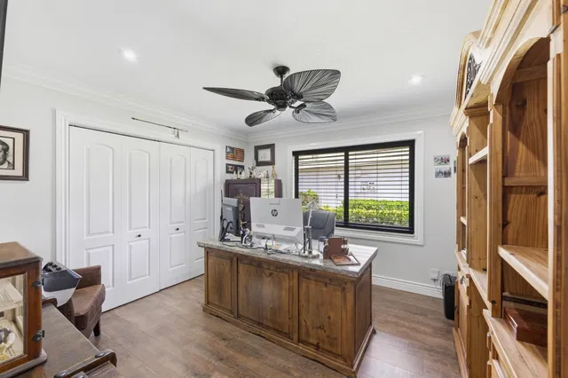 Residence photo 73