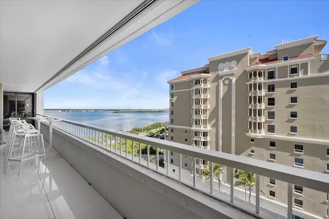 Singer Island Unit 10C photo 3
